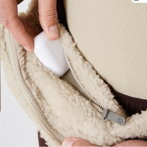 NWT - FIGS Belt Bag / Crossbody Bag - Picture 4 of 10